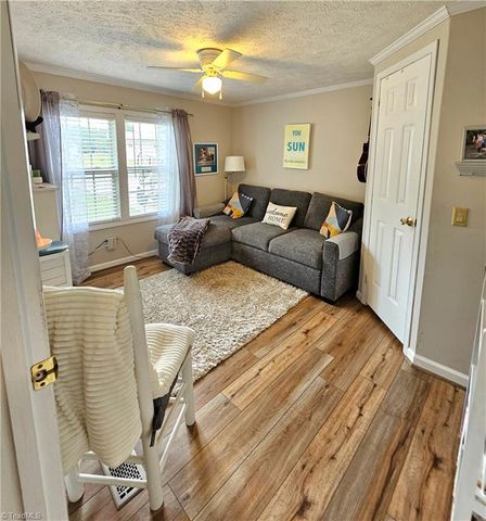 734 Pinehaven Drive, New London, NC 28127