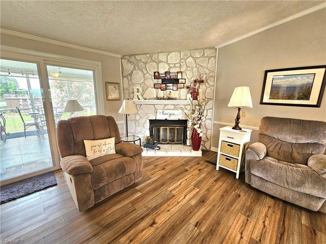 734 Pinehaven Drive, New London, NC 28127