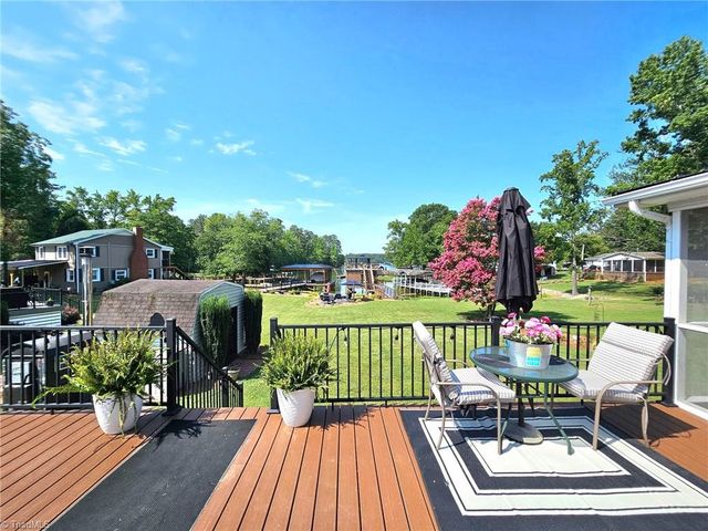734 Pinehaven Drive, New London, NC 28127