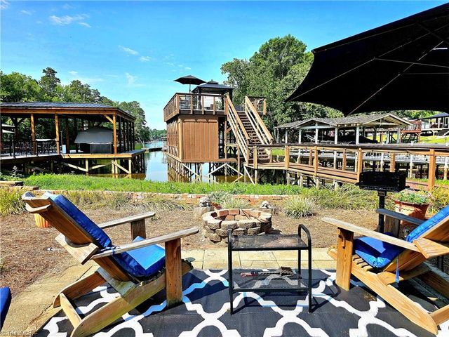 734 Pinehaven Drive, New London, NC 28127
