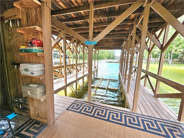 734 Pinehaven Drive, New London, NC 28127