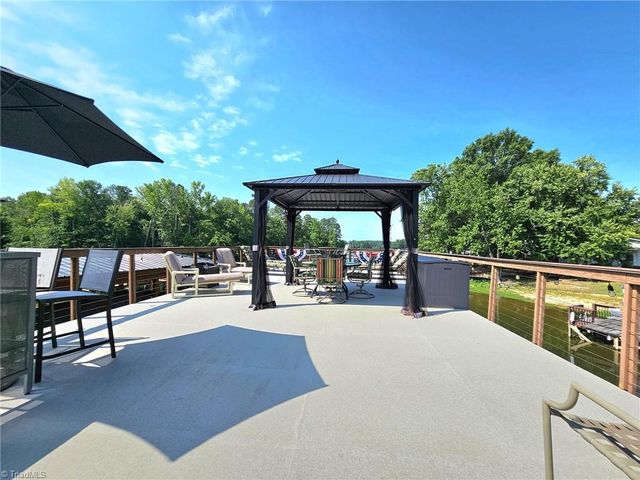 734 Pinehaven Drive, New London, NC 28127