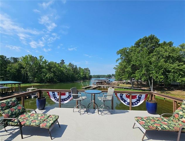 734 Pinehaven Drive, New London, NC 28127
