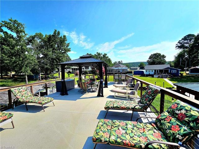 734 Pinehaven Drive, New London, NC 28127