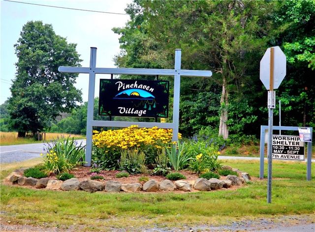 734 Pinehaven Drive, New London, NC 28127