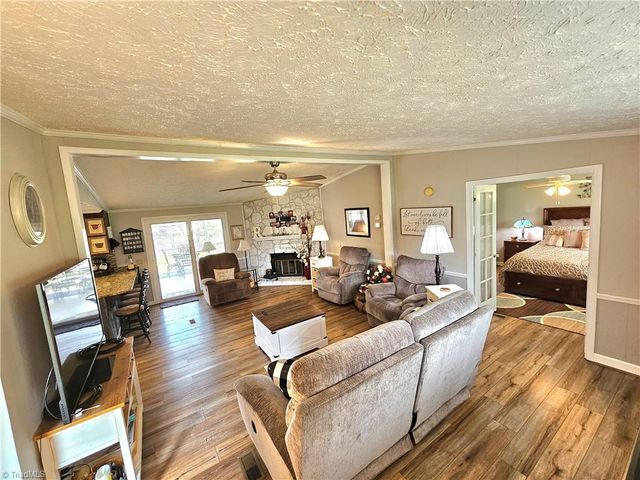 734 Pinehaven Drive, New London, NC 28127