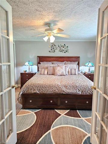 734 Pinehaven Drive, New London, NC 28127