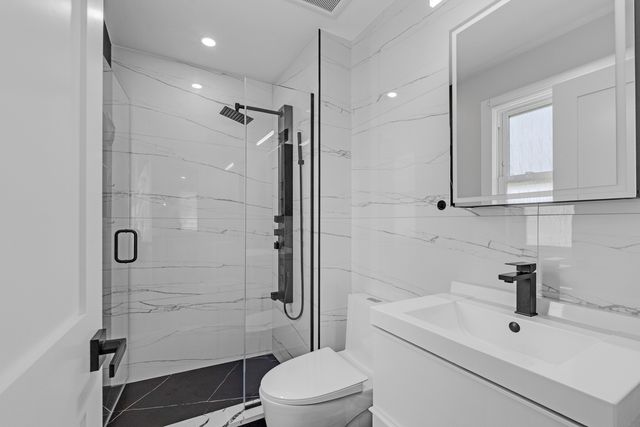 1135 N King Charles Court, Palatine, IL 60067