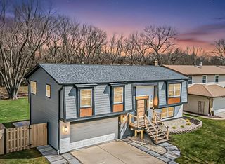 1135 N King Charles Court, Palatine, IL 60067