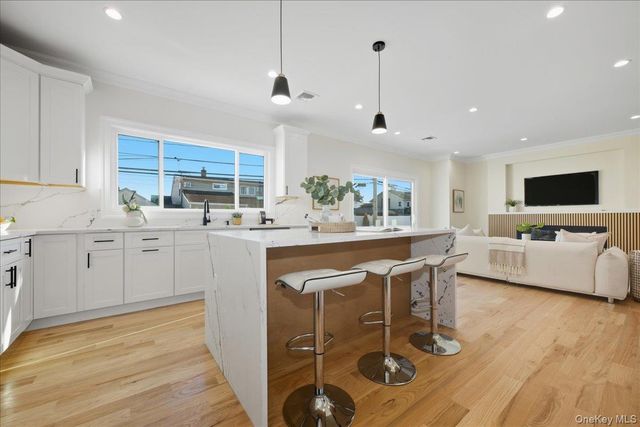 28 Eve Lane, Levittown, NY 11756