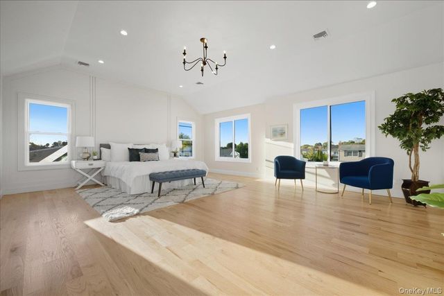 28 Eve Lane, Levittown, NY 11756