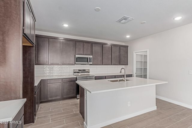 10229 N 49TH Drive, Glendale, AZ 85302