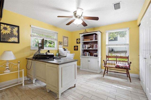1430 SUTTON PLACE DR, Palm Harbor, FL 34683