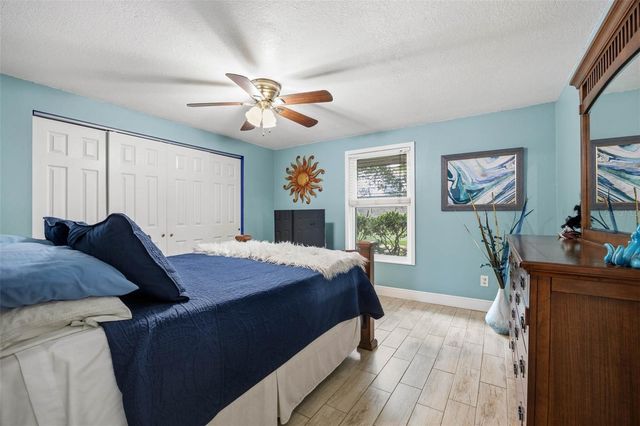 1430 SUTTON PLACE DR, Palm Harbor, FL 34683