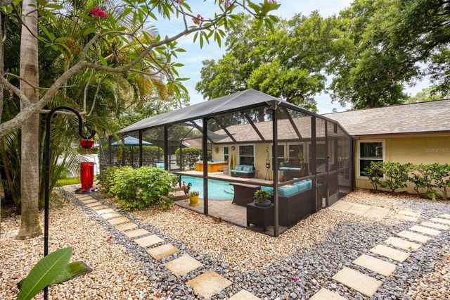 1430 SUTTON PLACE DR, Palm Harbor, FL 34683