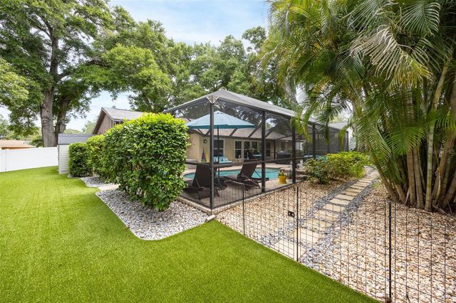 1430 SUTTON PLACE DR, Palm Harbor, FL 34683