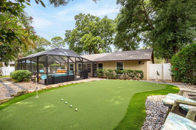 1430 SUTTON PLACE DR, Palm Harbor, FL 34683