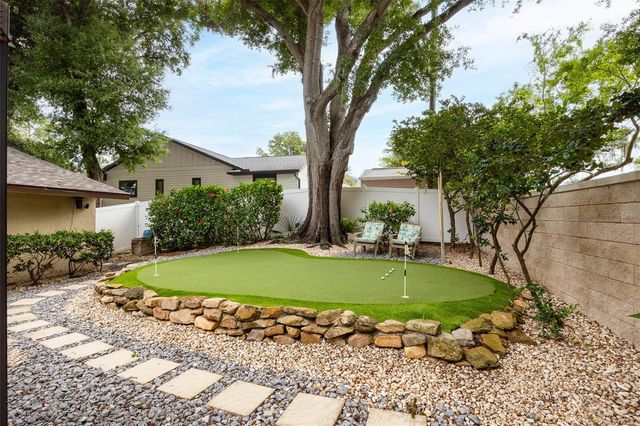 1430 SUTTON PLACE DR, Palm Harbor, FL 34683