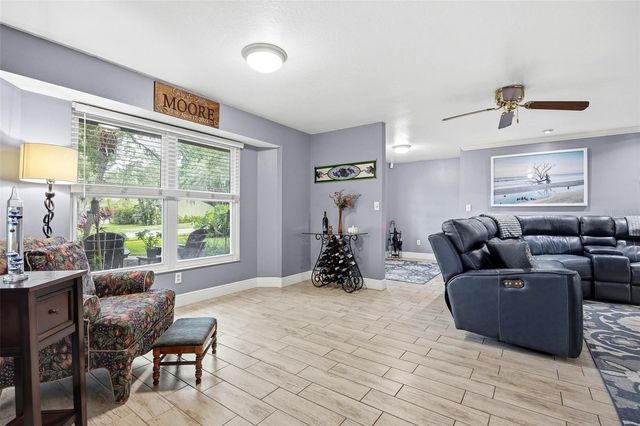 1430 SUTTON PLACE DR, Palm Harbor, FL 34683
