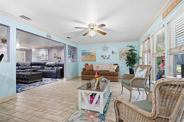 1430 SUTTON PLACE DR, Palm Harbor, FL 34683