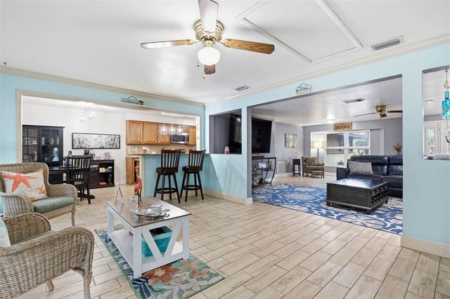 1430 SUTTON PLACE DR, Palm Harbor, FL 34683
