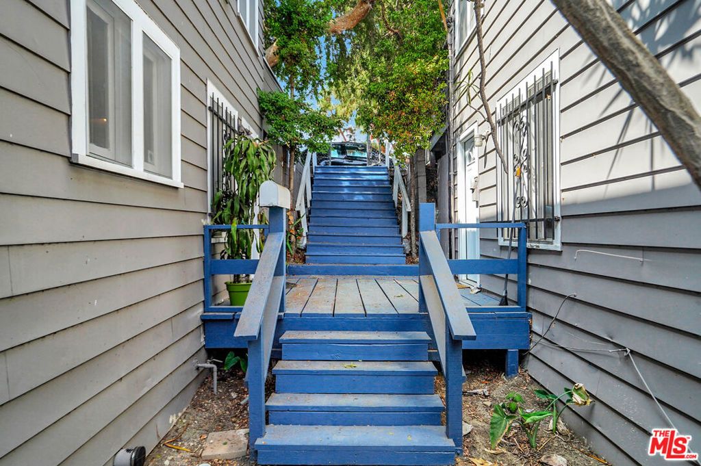1118 Sanborn Avenue, Los Angeles, CA 90029 — photo 2