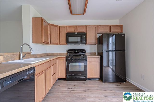 1511 Artisan Court, Upper Macungie Twp, PA 18031