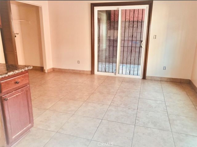 1343 E Adams, Los Angeles, CA 90011