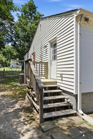 15911 Edgewood Dr, Chester, VA 23831