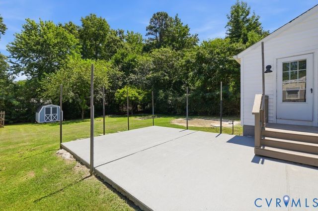 15911 Edgewood Dr, Chester, VA 23831