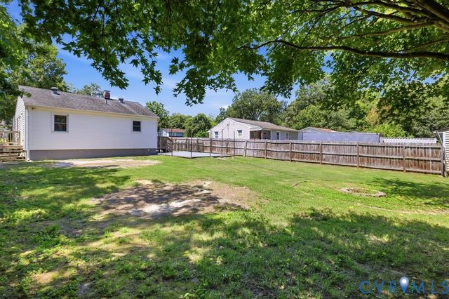 15911 Edgewood Dr, Chester, VA 23831
