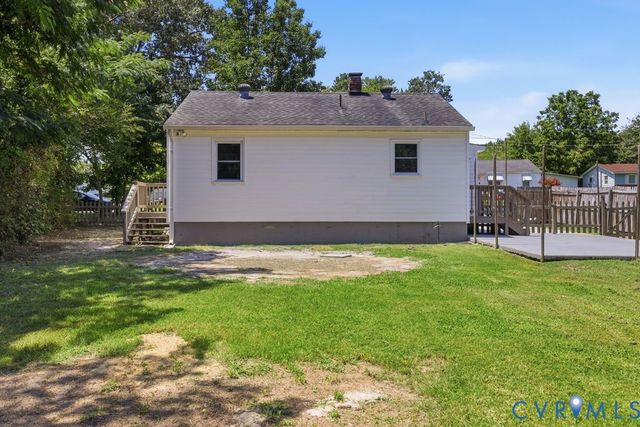 15911 Edgewood Dr, Chester, VA 23831