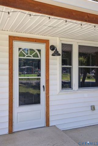 15911 Edgewood Dr, Chester, VA 23831