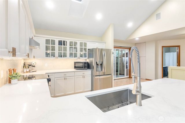 21 Wisteria Lane, Bellingham, WA 98229