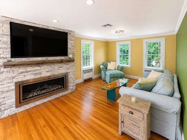238 Liberty St, Braintree, MA 02184