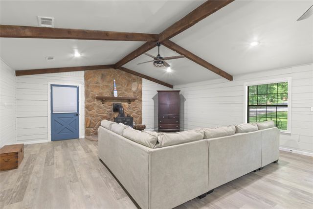 323 Dyer Circle, Payne Springs, TX 75156