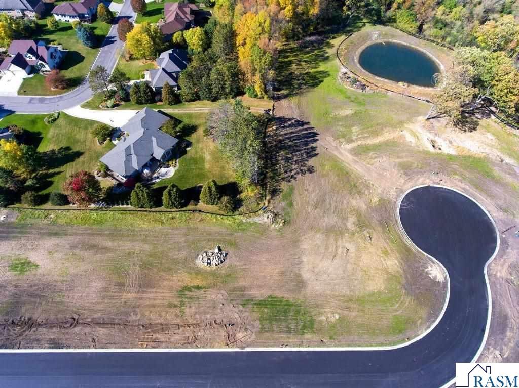 2179 NE MAPLE LEAF Lane, Owatonna, MN 55060