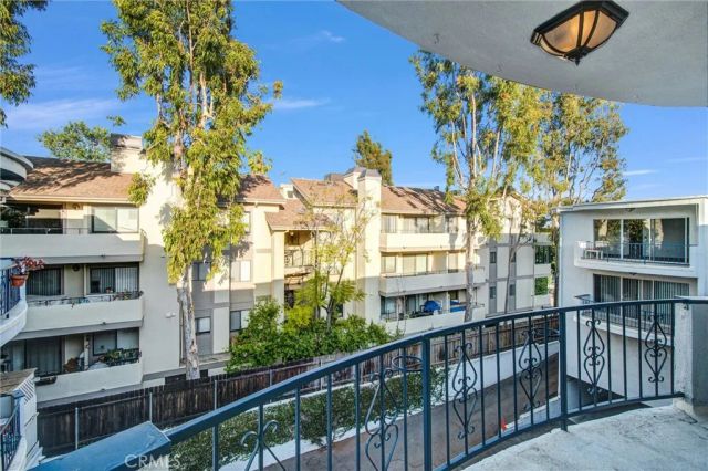 972 E California 304, Pasadena, CA 91106