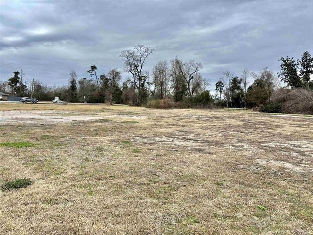 1208 & 1218 Sam Houston Jones Parkway, Lake Charles, LA 70611
