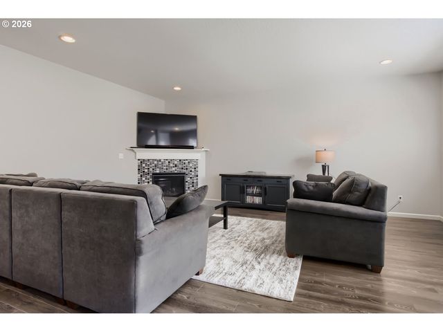 5152 Se REDBERRY Pl, Hillsboro, OR 97123