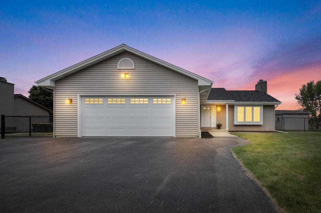 3800 E Elm ROAD, Oak Creek, WI 53154