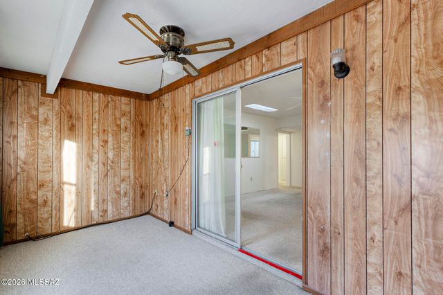 77 W Calle Del Lago, Green Valley, AZ 85614