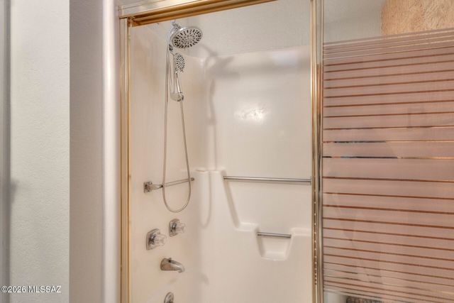 77 W Calle Del Lago, Green Valley, AZ 85614