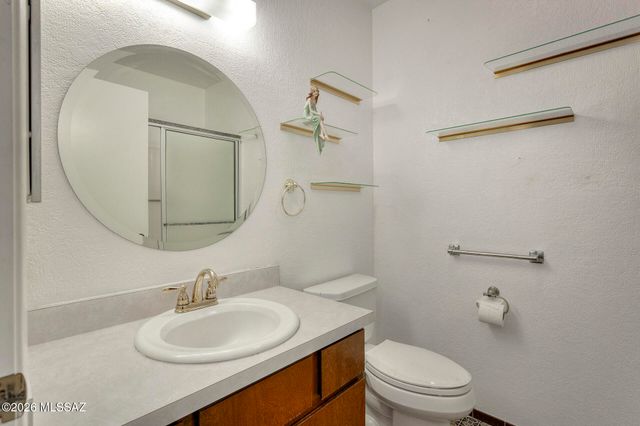 77 W Calle Del Lago, Green Valley, AZ 85614