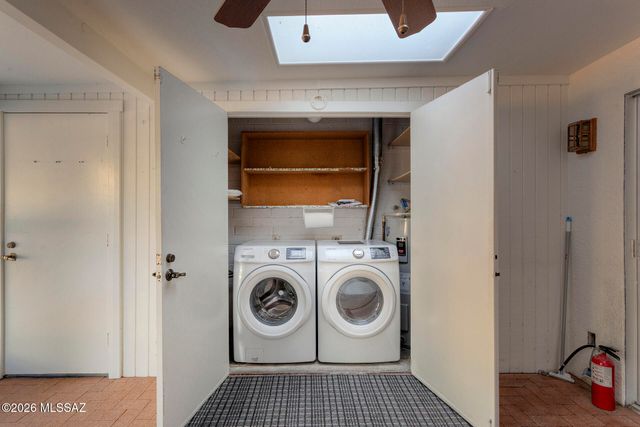 77 W Calle Del Lago, Green Valley, AZ 85614