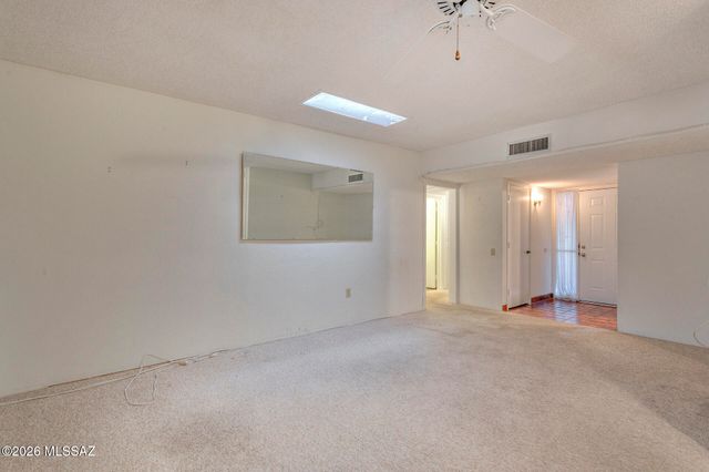 77 W Calle Del Lago, Green Valley, AZ 85614