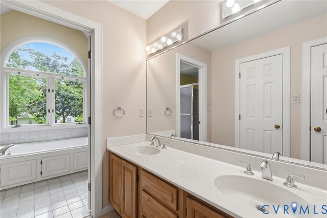 2409 Loreines Landing Ln, Henrico, VA 23233
