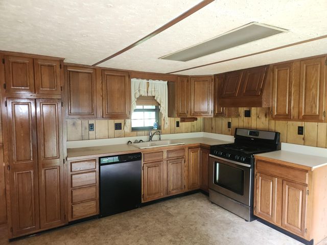 14261 E 425 Road, Claremore, OK 74017