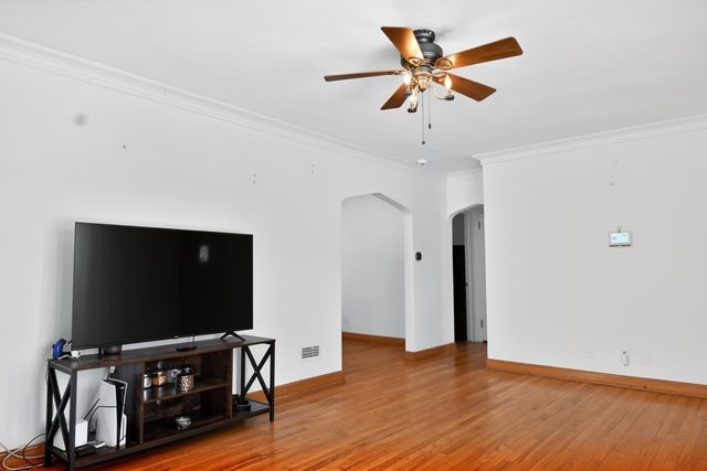 1649 Northwest Drive, Des Moines, IA 50310