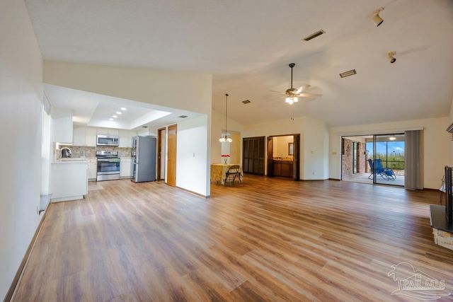 10011 Hollowbrook Dr, Pensacola, FL 32514